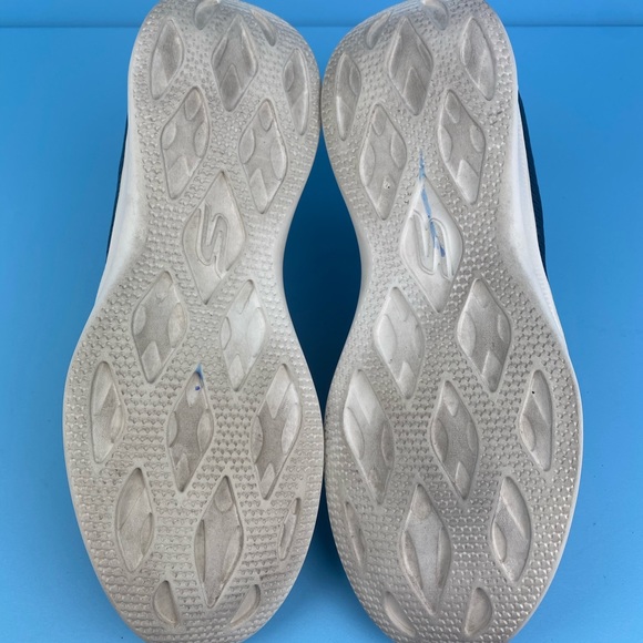 Skechers GoGa  Max slip ons - Picture 10 of 10